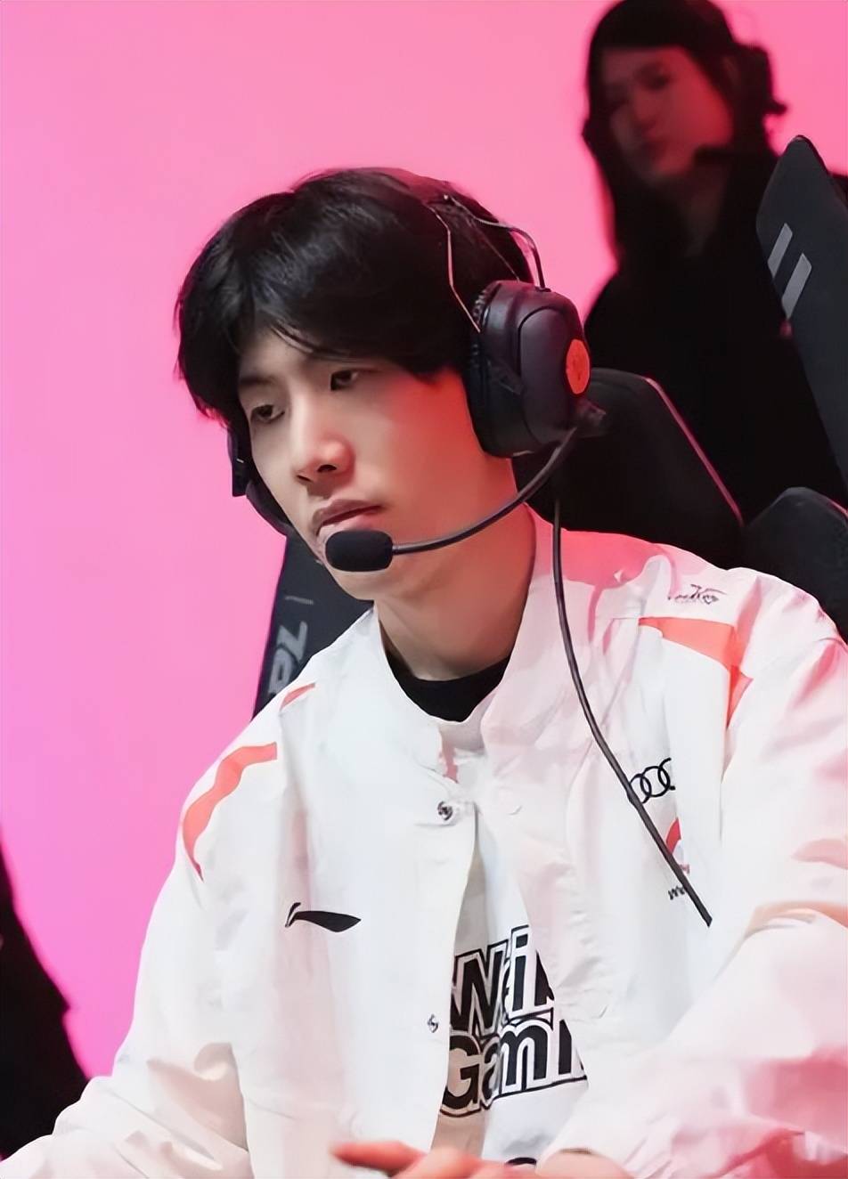 众多球队应 众多球队应