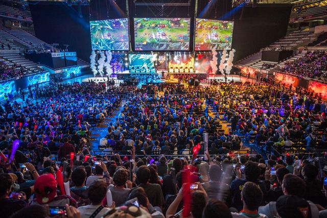 对球迷与队 对球迷与队