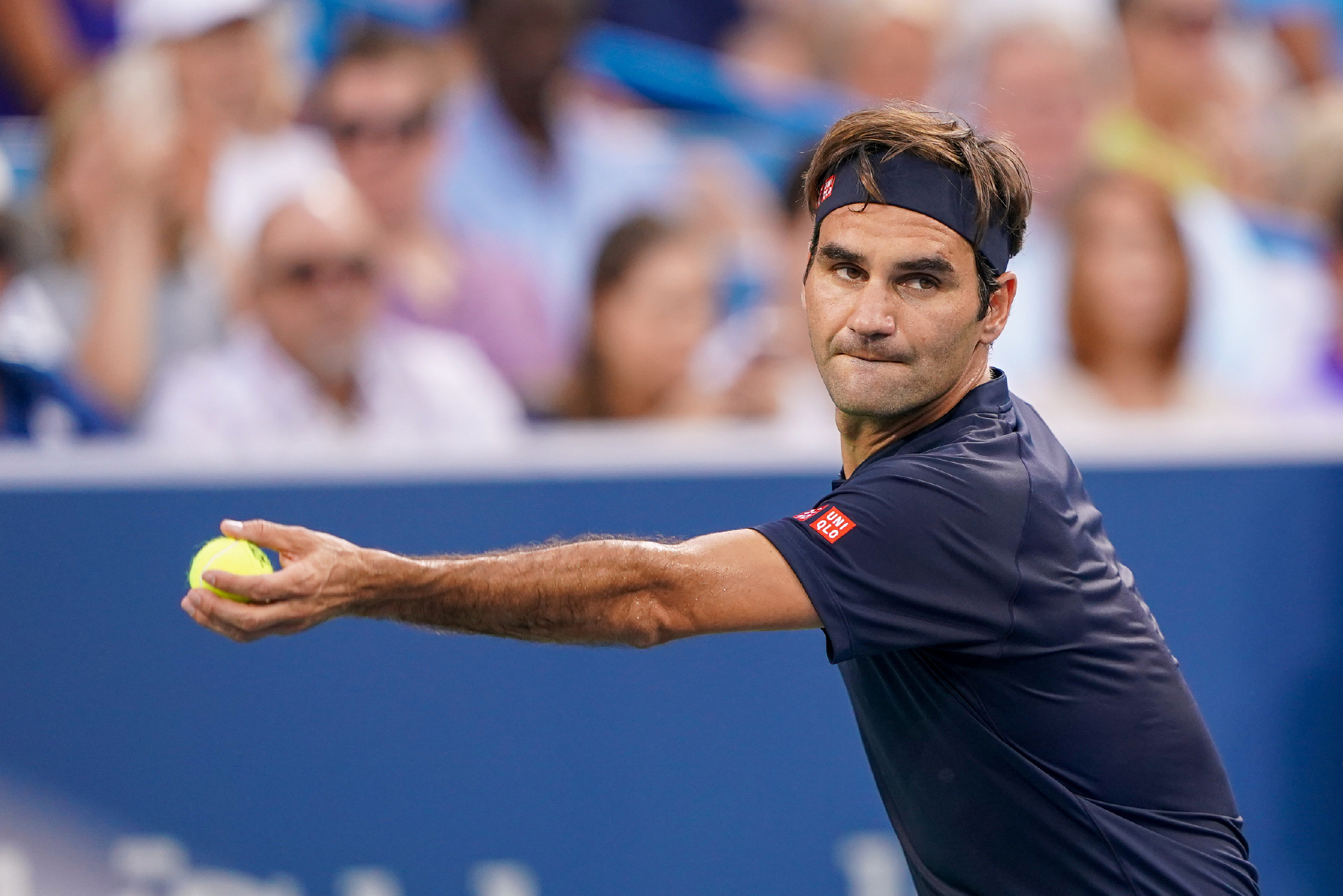 湖人全力扶持东契奇，詹姆斯地位动摇：留守还是另寻出路？